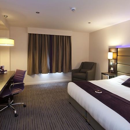 Premier Inn Glasgow East Kilbride - Peel Park Εξωτερικό φωτογραφία