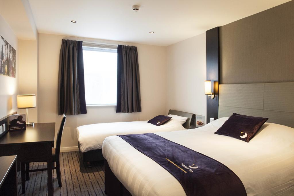 Premier Inn Glasgow East Kilbride - Peel Park Δωμάτιο φωτογραφία