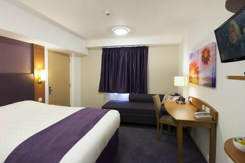 Premier Inn Glasgow East Kilbride - Peel Park Εξωτερικό φωτογραφία